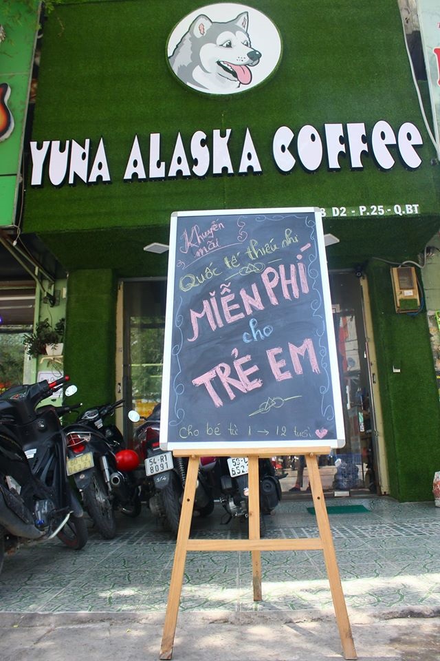 yuna alaska - cafe thú cưng