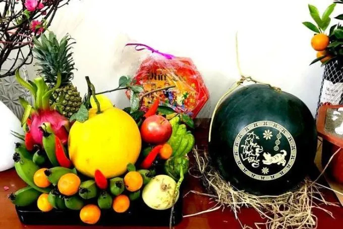 Mâm ngũ quả cúng Thần Tài