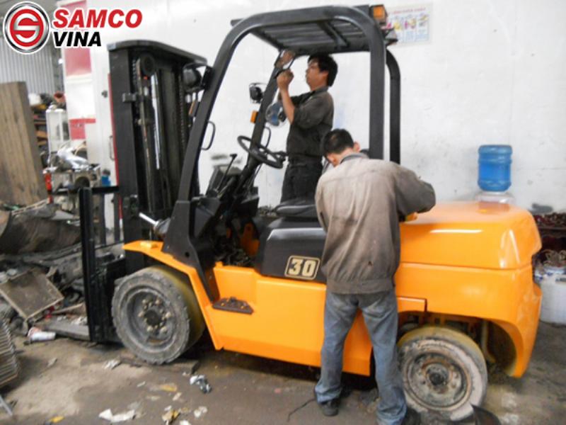 Bảo trì xe nâng cũ định kỳ