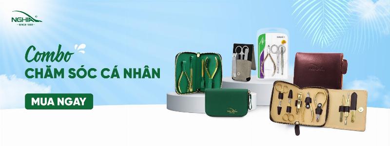 Bộ dụng cụ chăm sóc móng tay đầy đủ, bao gồm kềm cắt da, dũa, bấm móng tay.