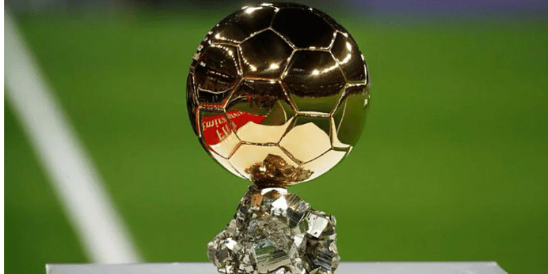 Quả bóng vàng là giải thưởng thường niên do tạp chí danh tiếng France Football sáng lập