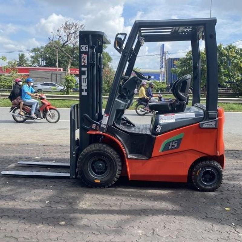 Cho thuê xe nâng điện 2.5 tấn pin lithium hiện đại