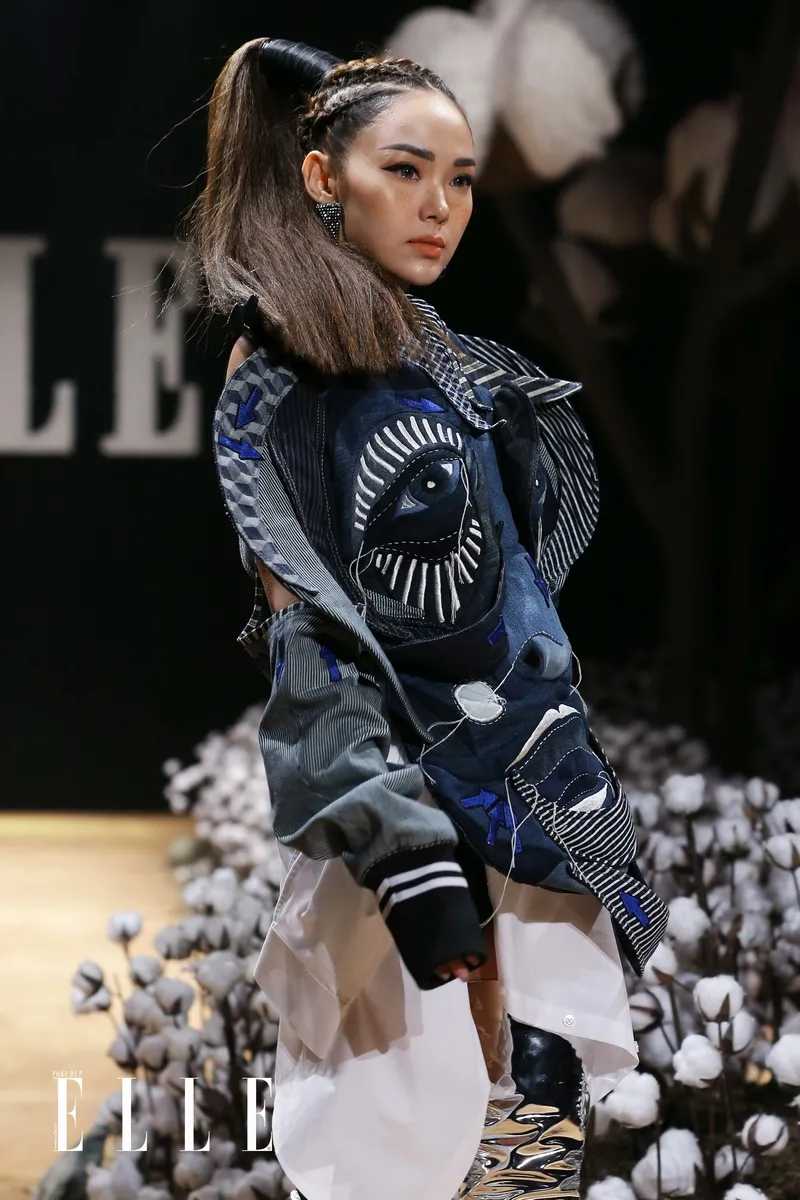 alt text: BST Giấc mơ Lily tại ELLE Fashion Show 2017