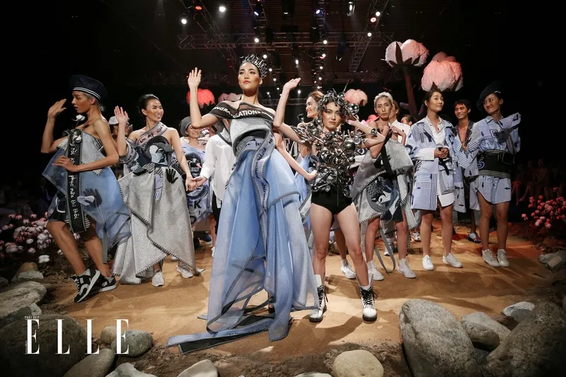 alt text: Chi tiết thiết kế trong BST Giấc mơ Lily