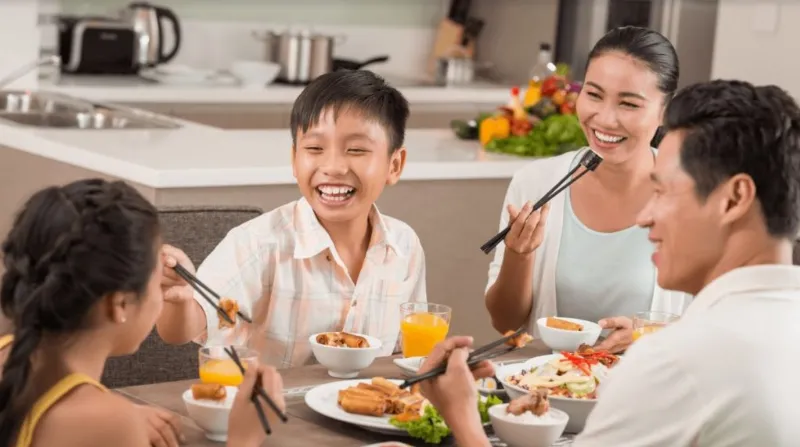 Nên nói chuyện vui vẻ, may mắn trong ngày nhập trạch