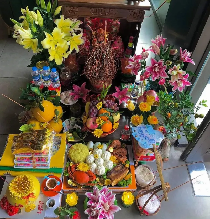 Alt: Bày trí mâm cúng Thần Tài đúng cách, hợp phong thủy