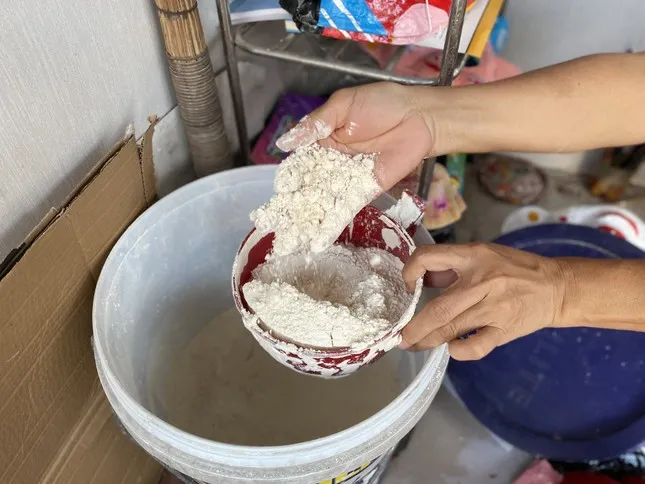 Keo bồi giấy được làm từ bột sắn nguyên chất.