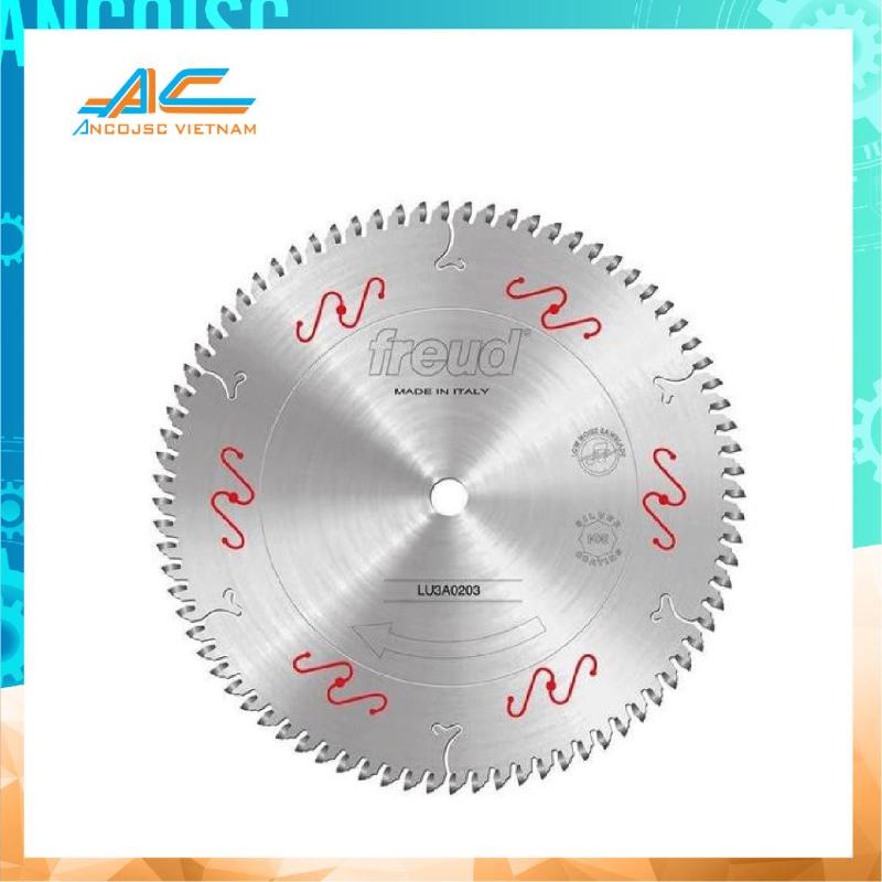 Cách làm sạch lưỡi cưa gỗ bị bám nhựa và mùn cưa, đảm bảo lưỡi sắc bén và bền hơn.