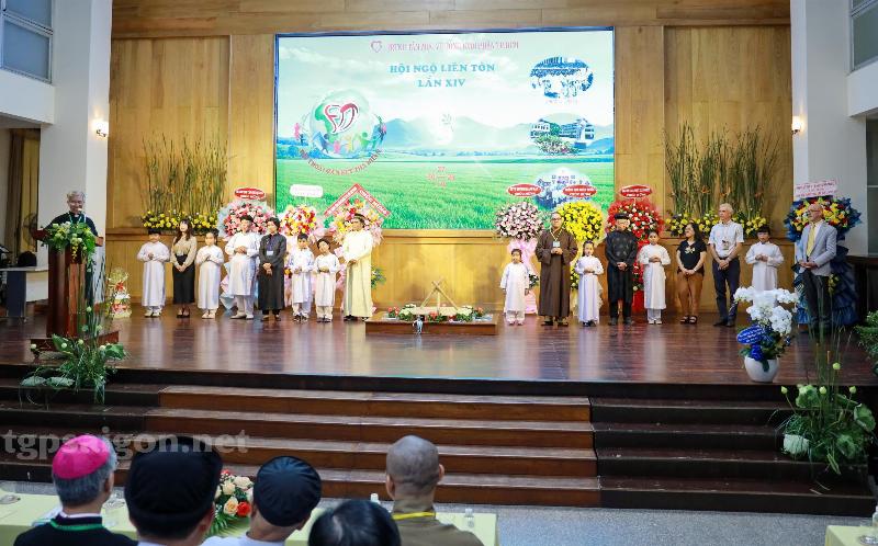 Sự lan tỏa toàn cầu của từ Habibi qua văn hóa đại chúng và mạng xã hội