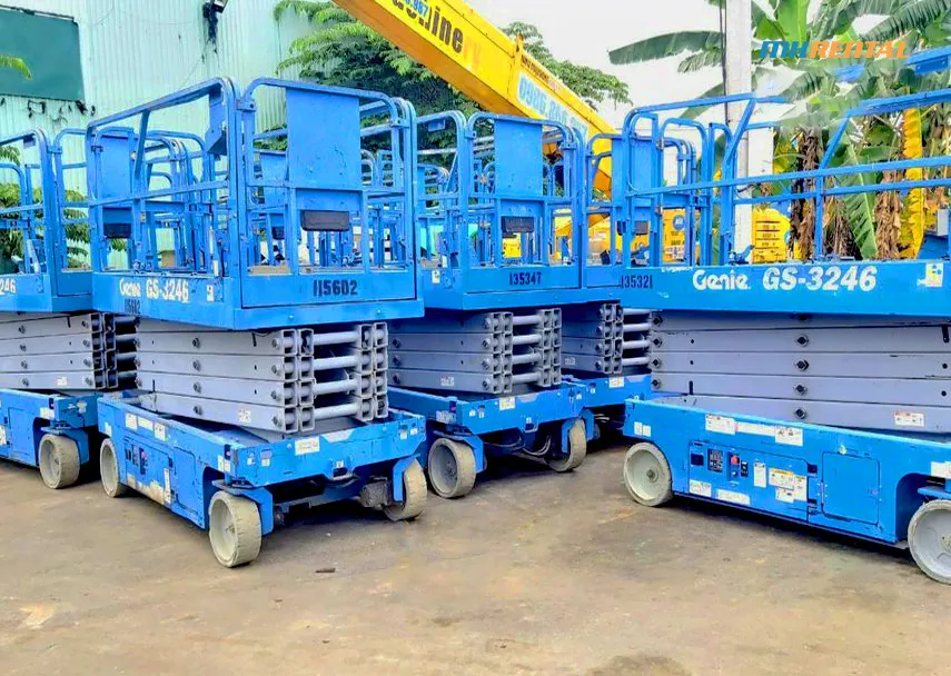 Xe nâng người cắt kéo