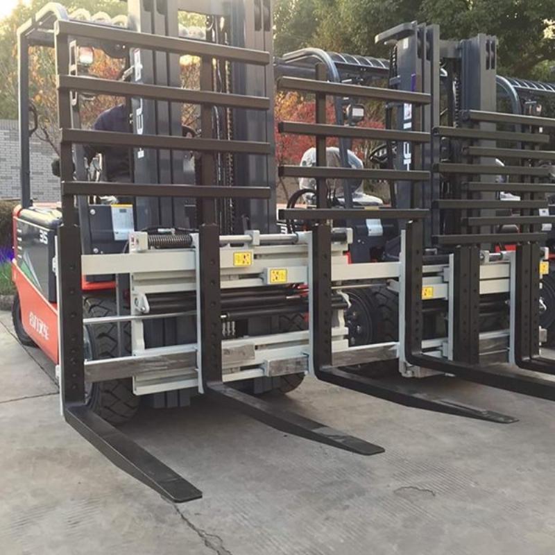 Minh họa các lợi ích khi sử dụng xe nâng tay đôi, ví dụ: di chuyển hai pallet cùng lúc