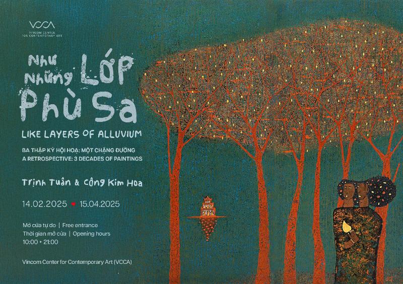 Một chiếc hộp nhỏ đựng đầy các vật kỷ niệm liên quan đến buổi prom như ảnh chụp, thiệp mời, hoa cài khô, và vé vào cửa, đặt trên bàn gỗ.