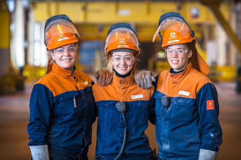 Những lưu ý quan trọng khi sử dụng máy cắt sắt bàn