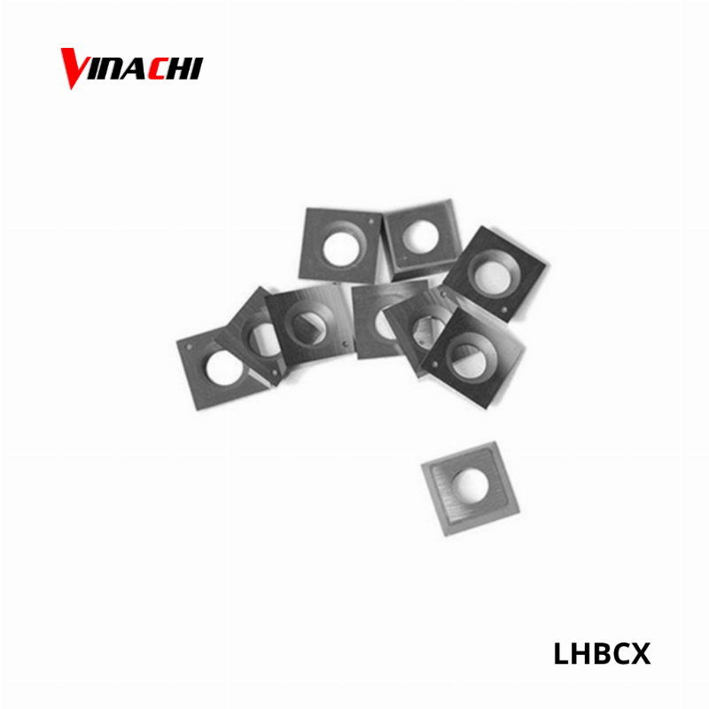 Kiểm tra định kỳ lưỡi cắt mũi taro xoắn để phát hiện sự mài mòn hoặc sứt mẻ