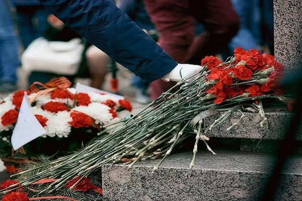 Phúng điếu là gì?