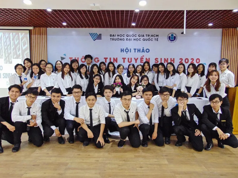 Đội Tư Vấn Tuyển Sinh của trường ĐH Quốc Tế tại Hội thảo Thông Tin Tuyển Sinh