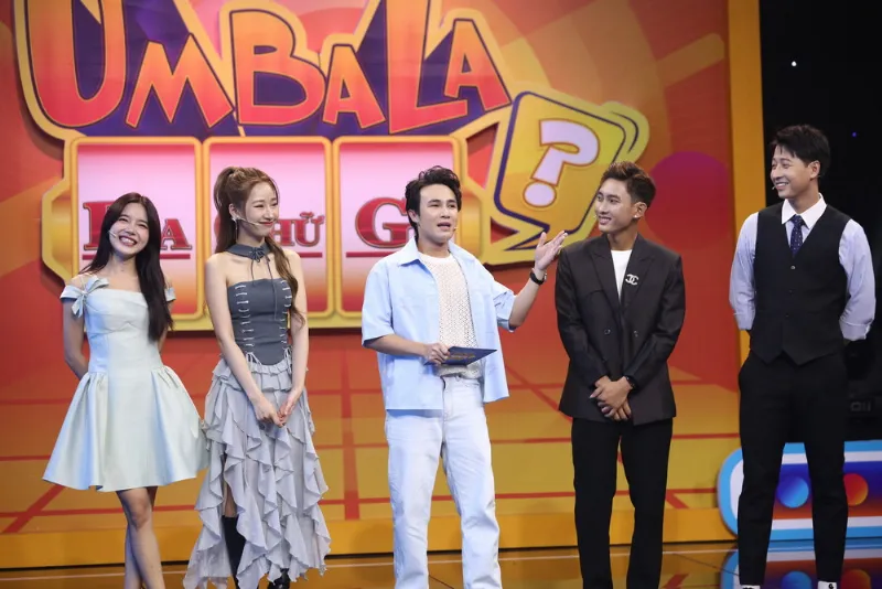 Úm ba la ra chữ gì?: Luna tuyên bố “Muốn bên nhau đến già” cùng với Lê Đức