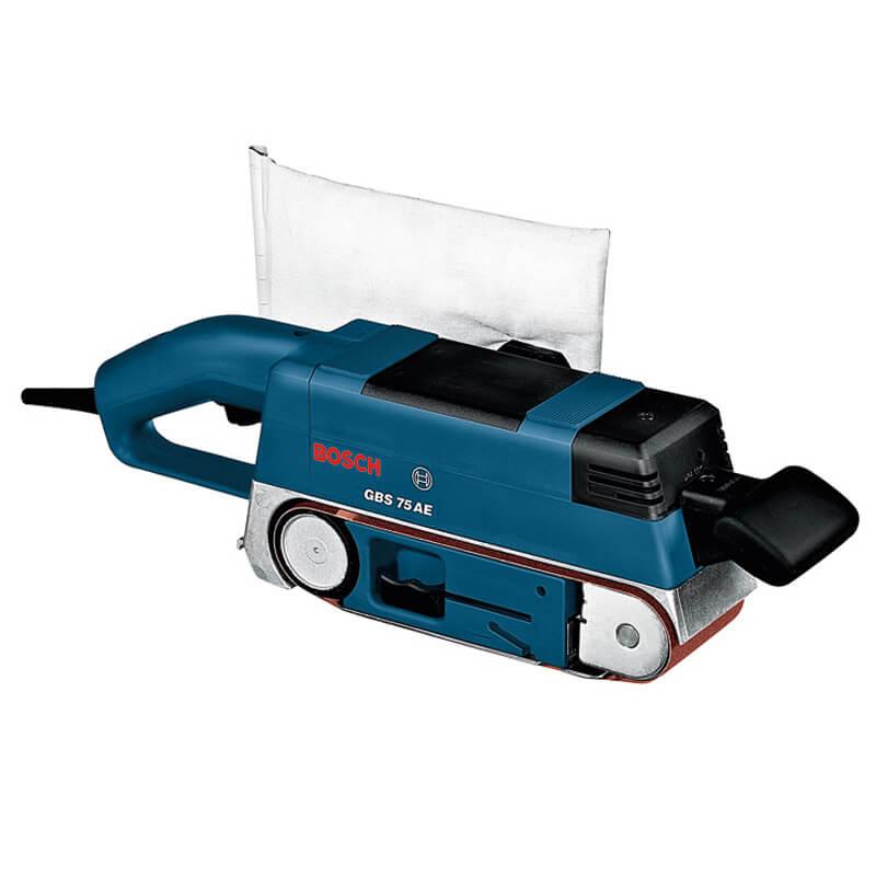 Hình ảnh minh họa một xưởng mộc sạch sẽ, với các máy cưa (cưa bàn, cưa đĩa) đang hoạt động hoặc sẵn sàng hoạt động, làm nổi bật vai trò trung tâm của lưỡi cắt gỗ.