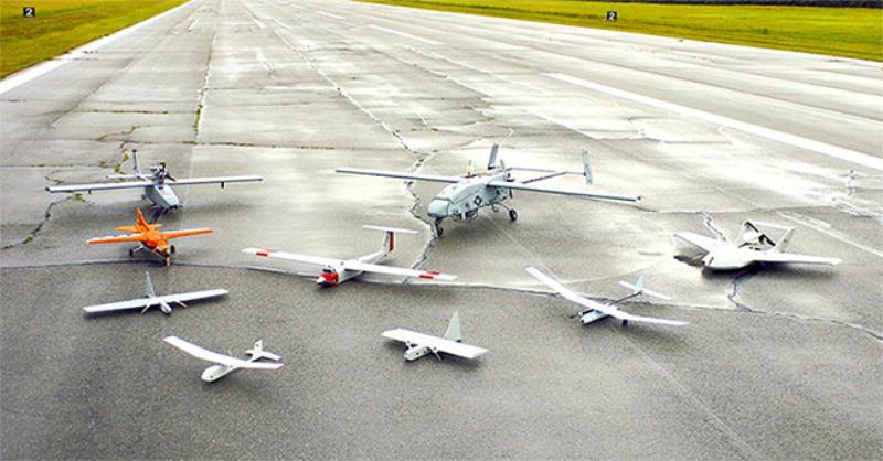 Hình ảnh minh họa các ứng dụng thực tế của drone trong đời sống, ví dụ drone chụp ảnh, drone giao hàng, drone nông nghiệp để thấy drone là gì hữu ích ra sao