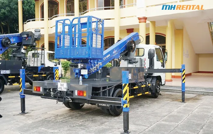 Xe cẩu nâng người