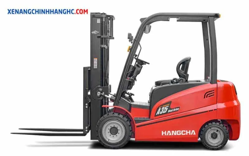 Xe nâng điện trong nhà kho