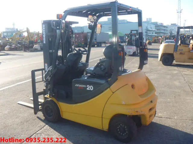 alt text: Xe nâng điện không có khí thải và tiếng ồn