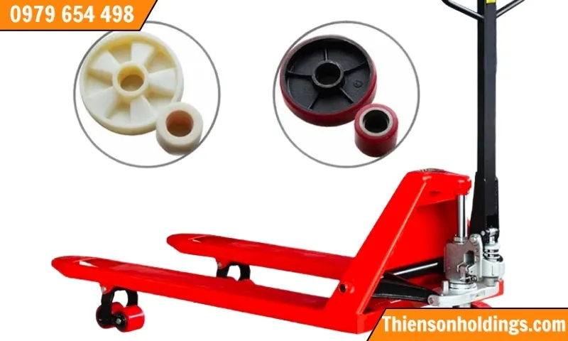 alt text: Bánh xe nâng tay 3 tấn làm từ nhựa PU